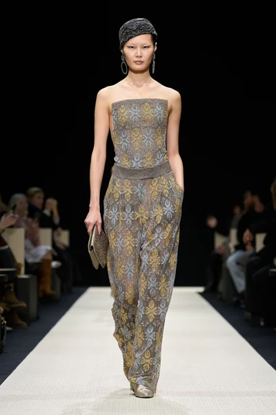 Look 60